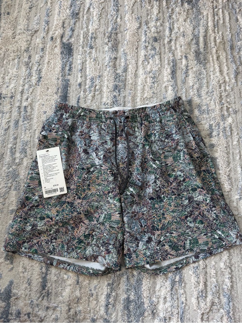 RARE Lululemon pool short 7”
